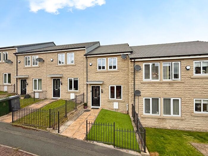 2 Bedroom Town House For Sale In Springhurst Road, Shipley, BD18