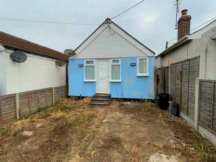 1 Bedroom Bungalow To Rent In Gorse Way, Jaywick, Clacton-On-Sea, CO15