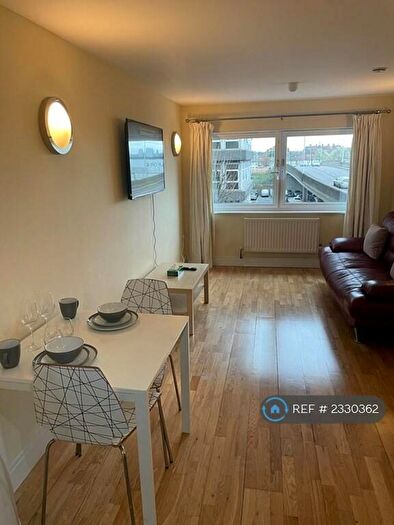 1 Bedroom Flat To Rent In Raphael House, Ilford, IG1