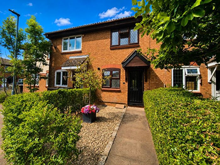 2 Bedroom Terraced House For Sale In The Magpies, Luton, Bedfordshire, LU2