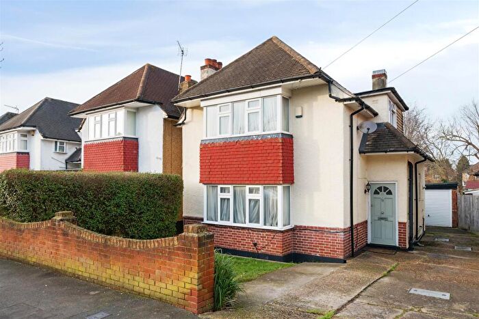 3 Bedroom Detached House For Sale In Mount Pleasant, Ruislip, HA4