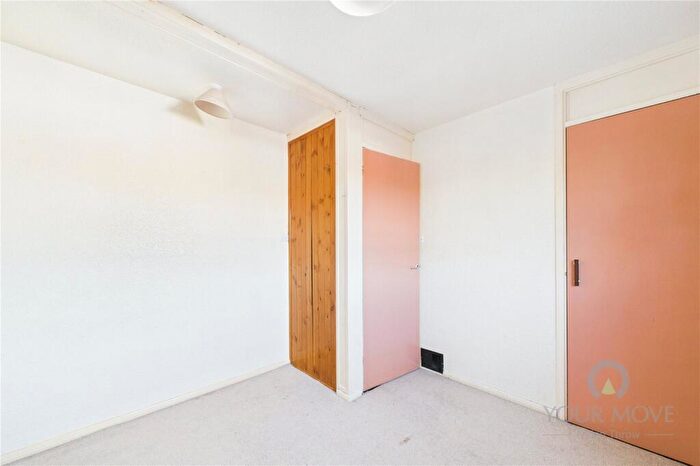 3 Bedroom Terraced House For Sale In Rillwood Court, Lumbertubs, Northamptonshire, NN3