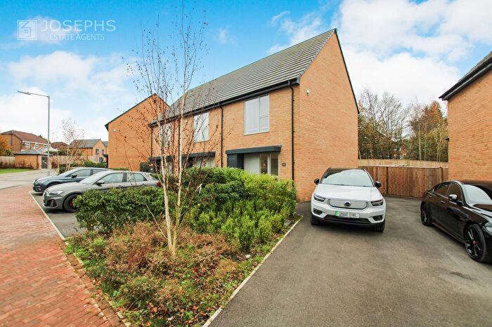 2 Bedroom Semi-Detached House To Rent In Fenton Way, Bolton, BL3