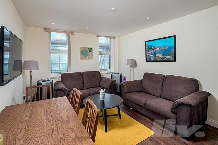 2 Bedroom Flat To Rent In Cambridge Court, Sussex Gardens, Paddington, W2
