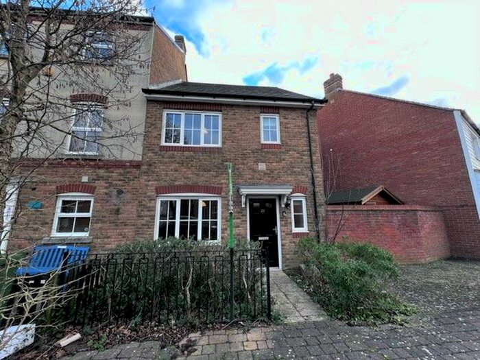 3 Bedroom Property To Rent In Violet Way, Kingsnorth, Ashford, TN23