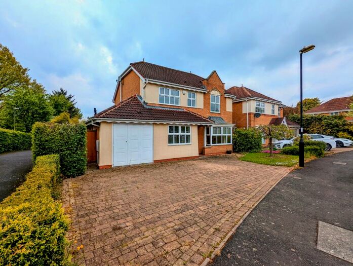 4 Bedroom House To Rent In Bishops Meadow, Sutton Coldfield, B75