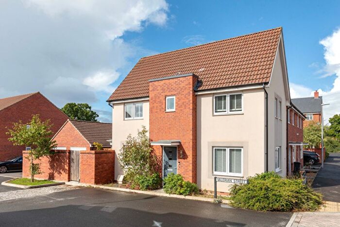 3 Bedroom End Of Terrace House For Sale In Valerian Street, Lyde Green, BS16
