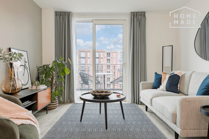 3 Bedroom Apartment To Rent In Chalk, New Maker Yards, Salford, M5