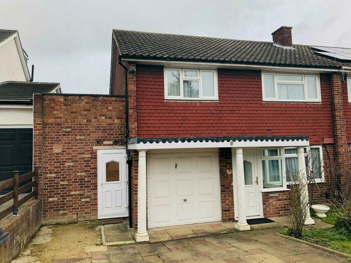 1 Bedroom Ground Maisonette To Rent In Daylop Drive, Apartment, Chigwell, IG7