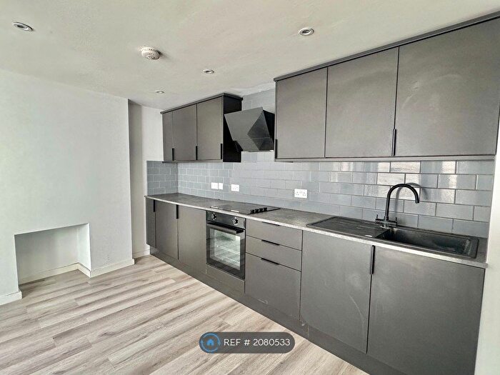 2 Bedroom Flat To Rent In Bradstone Avenue, Folkestone, CT19