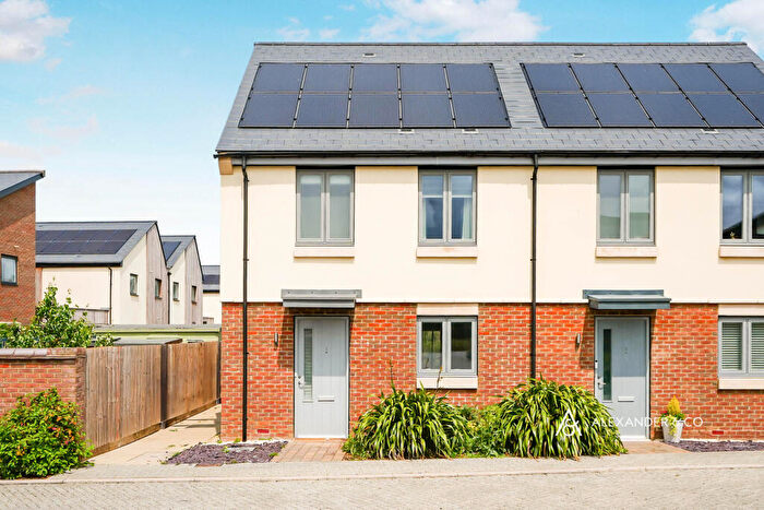 2 Bedroom End Of Terrace House To Rent In Fennel Street, OX27