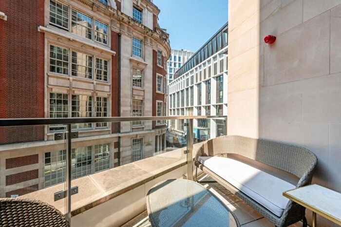 3 Bedroom Flat To Rent In Holborn, London, WC2A