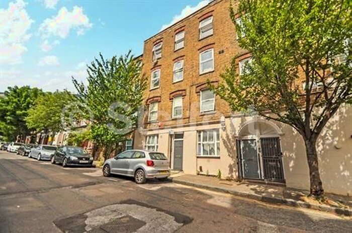 Studio To Rent In Archway Road, London, N19