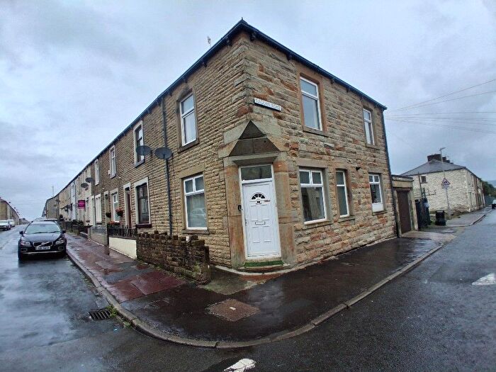 3 Bedroom End Terrace House To Rent In Raglan Road, Burnley, BB11