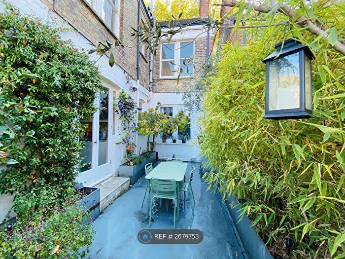 2 Bedroom Flat To Rent In Mount Nod Road, London, SW16