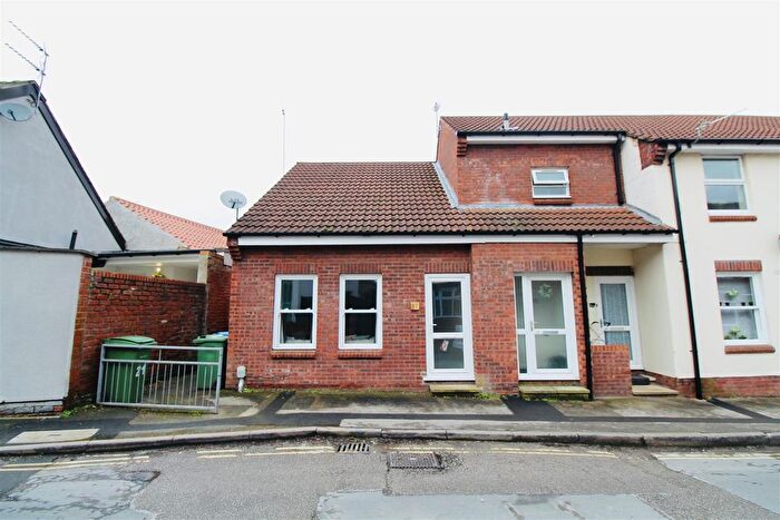 1 Bedroom End Terrace House To Rent In Grove Hill, Hessle, HU13
