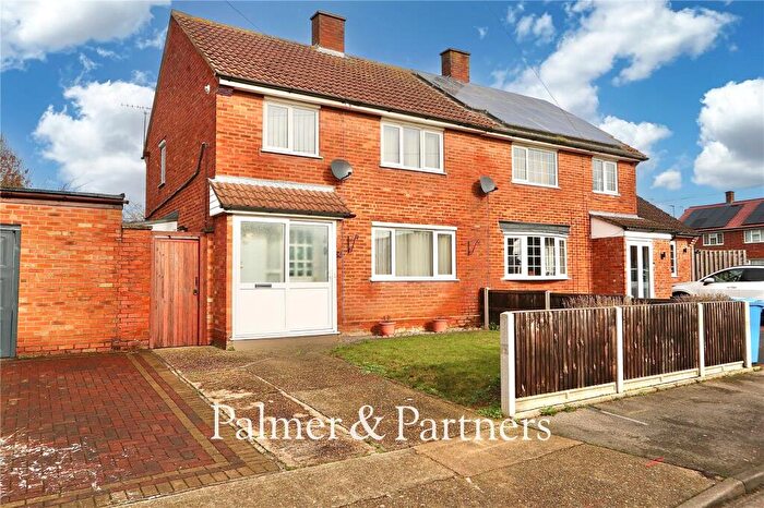 3 Bedroom Semi Detached House For Sale In Stonechat Road, Ipswich, Suffolk, IP2