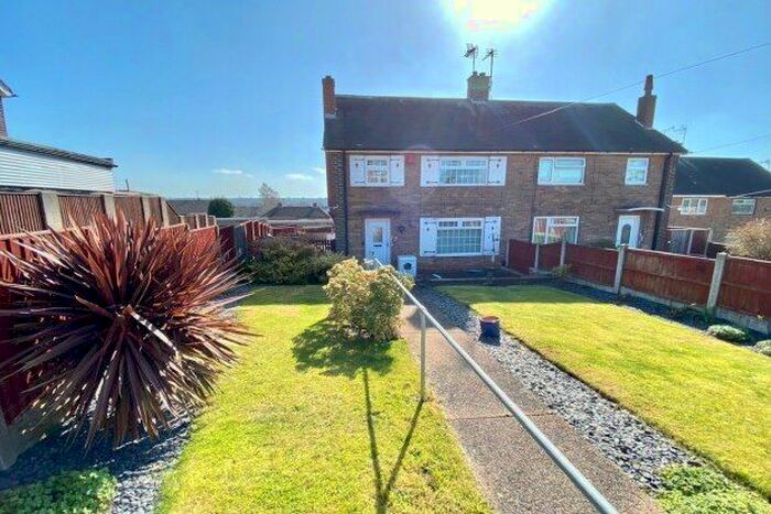 3 Bedroom Semi-Detached House To Rent In Chippenham Road, Nottingham, NG5