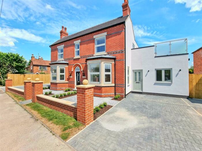 2 Bedroom Flat To Rent In Station Road, Lowdham, Nottingham, NG14