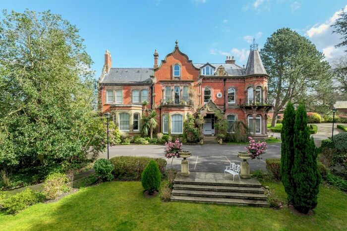 3 Bedroom Penthouse For Sale In Oakwood House, Beechfield Road, Alderley Edge, SK9