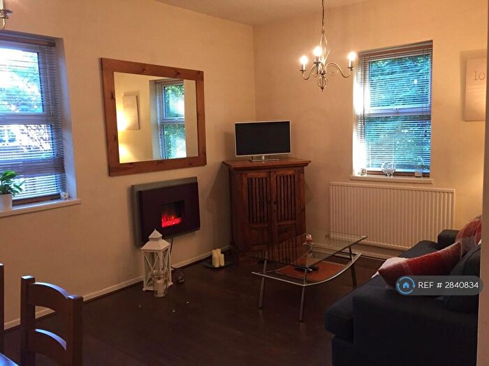 1 Bedroom Flat To Rent In Palatine Road, Manchester, M20