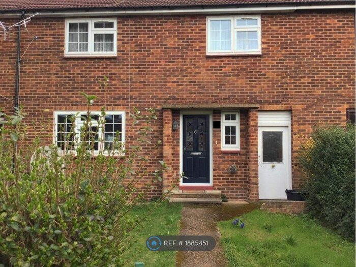4 Bedroom Terraced House To Rent In Whitfield Way, Mill End, Rickmansworth, WD3