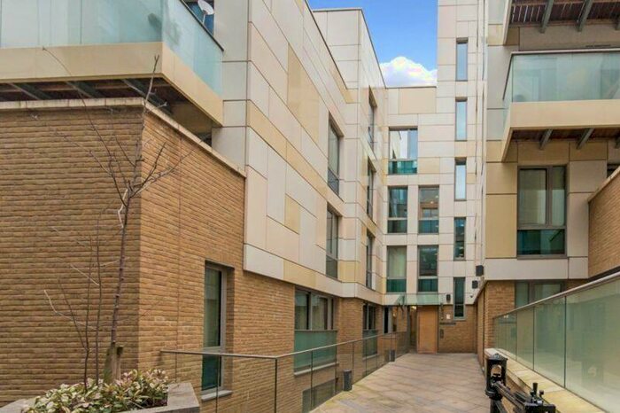 2 Bedroom Flat To Rent In Trematon Building, Trematon Walk, N1