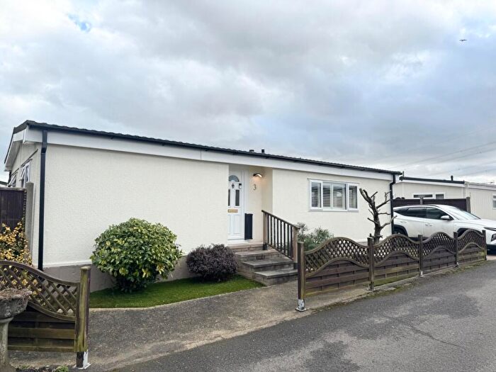 1 Bedroom Mobile Home For Sale In Lime Kiln Lane, Holbury, Southampton, Hampshire, SO45