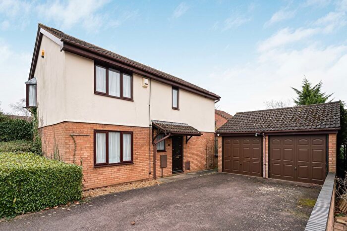 4 Bedroom Detached House For Sale In Ibstone Avenue, Milton Keynes, MK13