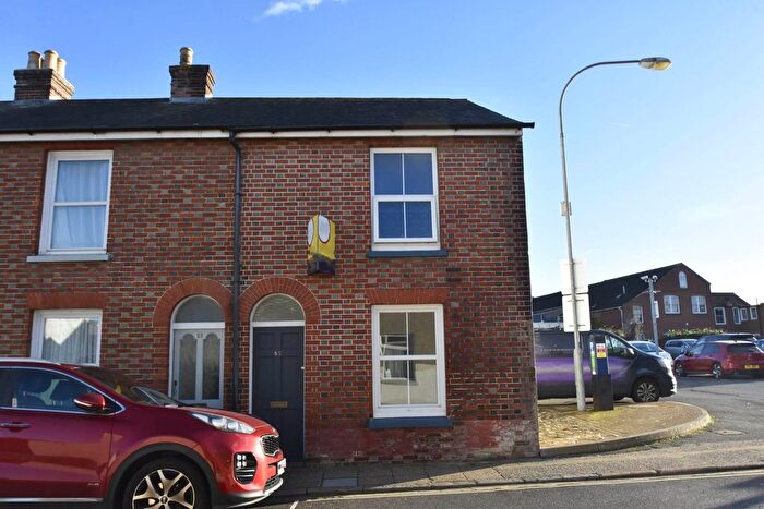 2 Bedroom End Of Terrace House To Rent In Lugley Street, Newport, PO30
