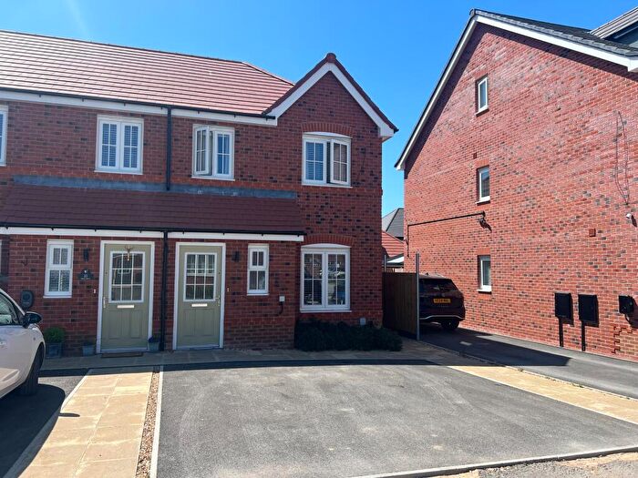 3 Bedroom Town House To Rent In Wren Drive, Crewe, CW1