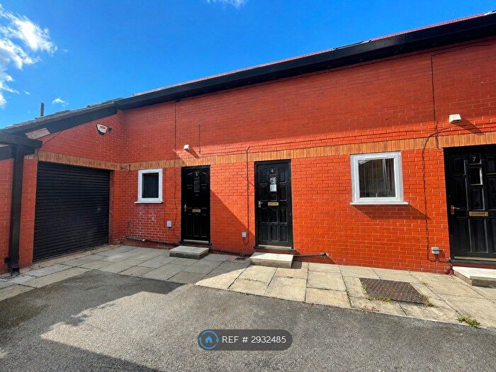 1 Bedroom Flat To Rent In Atherton, Manchester, M46