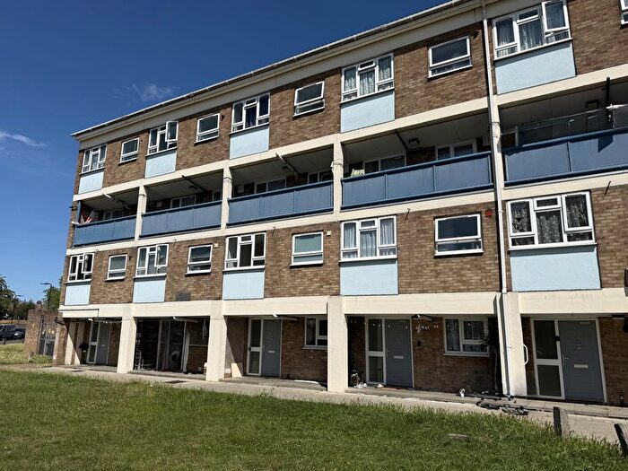 2 Bedroom Flat For Sale In Academy Gardens, Northolt, UB5