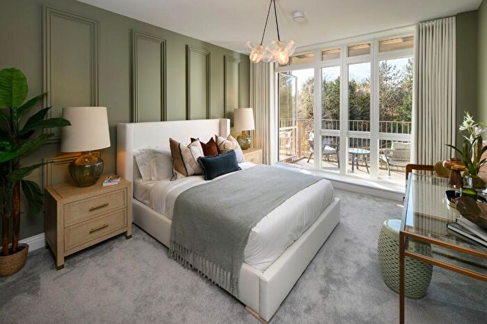 2 Bedroom Apartment For Sale In Ively Road, Fleet, GU51