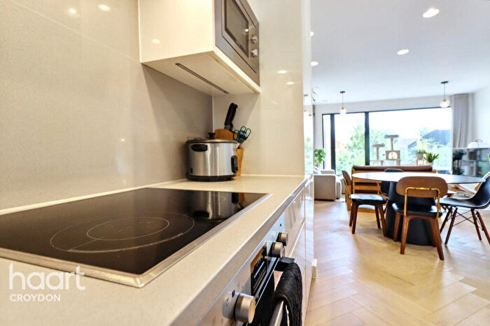 2 Bedroom Flat For Sale In Bell Foundry Close, Croydon, CR0