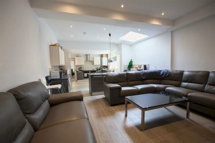 8 Bedroom House To Rent In Dawlish Road, Birmingham, B29