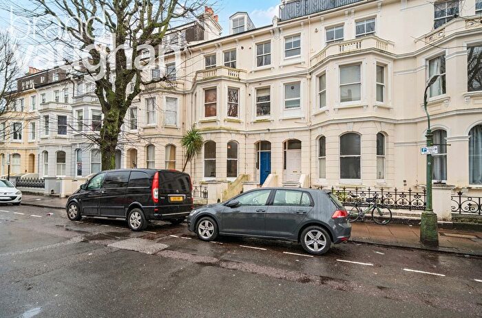 2 Bedroom Flat To Rent In St. Aubyns, Hove, East Sussex, BN3