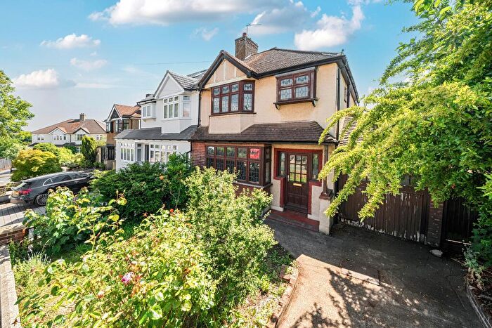 3 Bedroom Semi Detached House For Sale In Meadowview Road, Bexley, Greater London, DA5