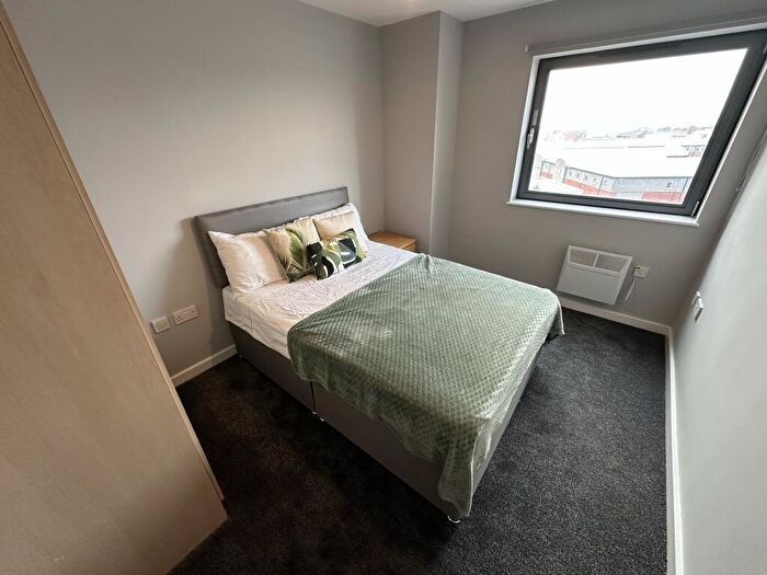 2 Bedroom Apartment To Rent In Leeds Street, L3