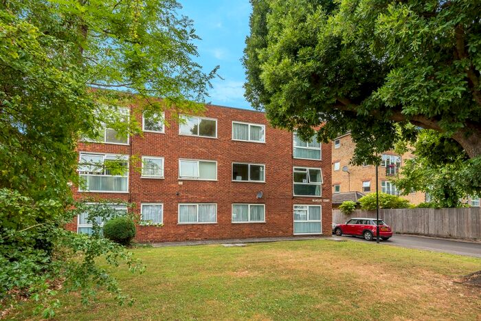 2 Bedroom Flat To Rent In Burnt Ash Hill, Lee, London, SE12
