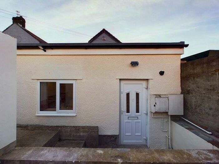 1 Bedroom Flat To Rent In Heol Llanishen Fach, Cardiff., CF14