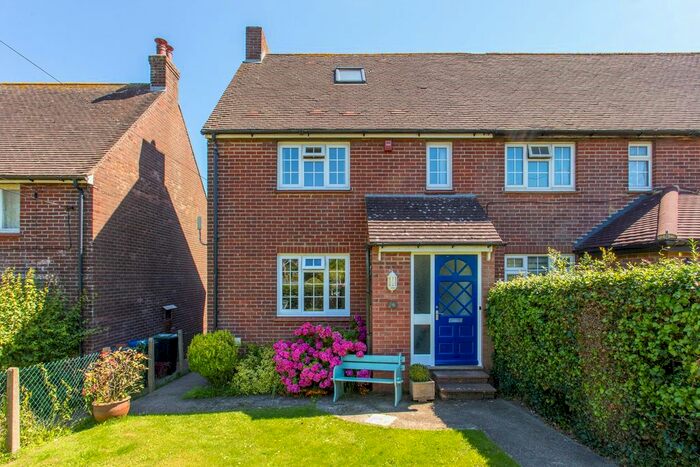 3 Bedroom Semi-Detached House For Sale In Derringstone Downs, Barham, CT4