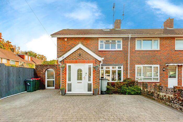4 Bedroom End Of Terrace House For Sale In Winchester Road, Crawley, RH10