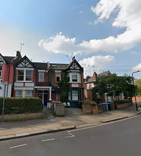 3 Bedroom Flat To Rent In Roundwood Rd, Willesden, NW10