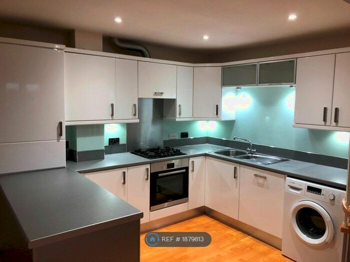 2 Bedroom Flat To Rent In Bruntings Court, Mansfield, NG18