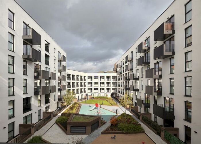 2 Bedroom Apartment To Rent In Burgess Springs, Chelmsford, CM1