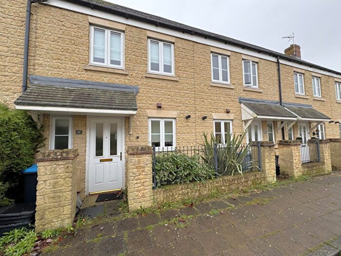 2 Bedroom Property To Rent In Waterford Road, Witney, OX28