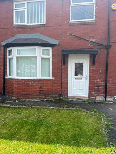 4 Bedroom Semi-Detached House To Rent In Wilbraham Road, Manchester, M14