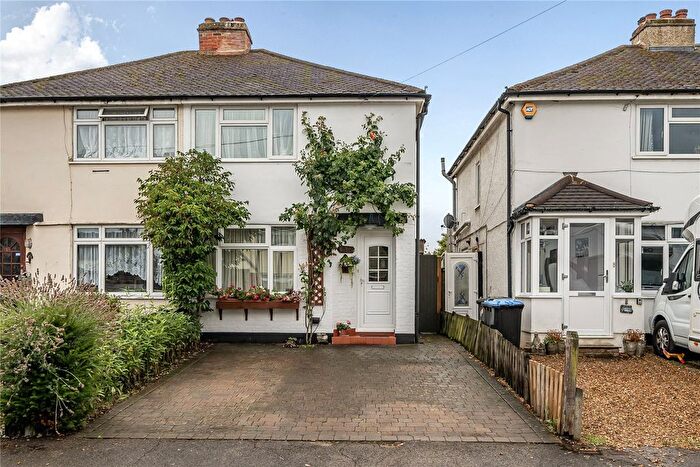 2 Bedroom Semi-detached House For Sale In Addlestone, Surrey, KT15