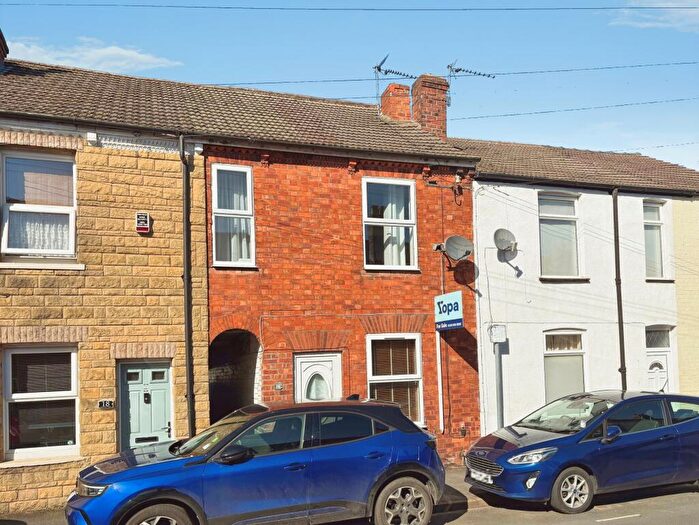 3 Bedroom Terraced House For Sale In Waldeck Street, Lincoln, LN1